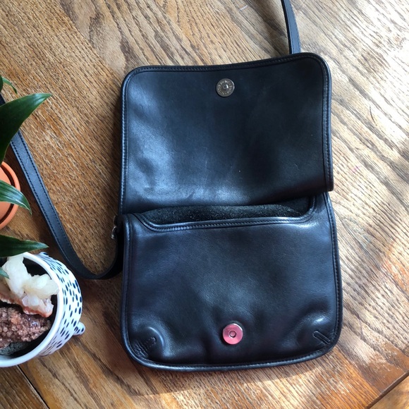 Vintage Coach Black CrossBody Bag - Picture 2 of 4